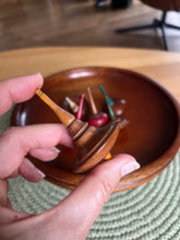 Spinning table